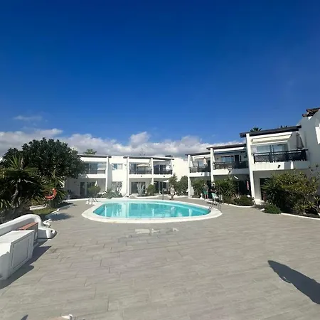 Sea View With Direct Access To Boulevard Apartment