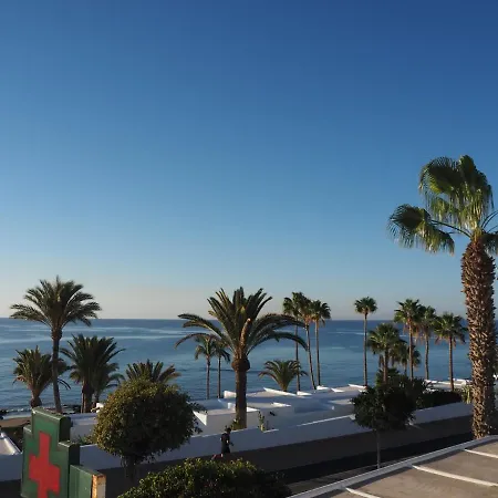 Sea View With Direct Access To Boulevard Apartament