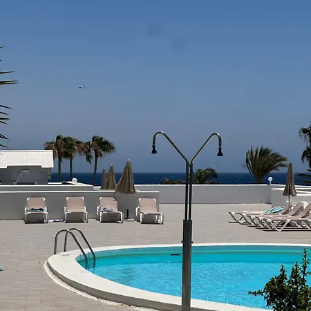 Sea View With Direct Access To Boulevard Puerto del Carmen (Lanzarote)