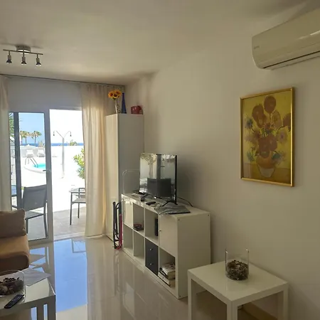 Sea View With Direct Access To Boulevard Apartament *